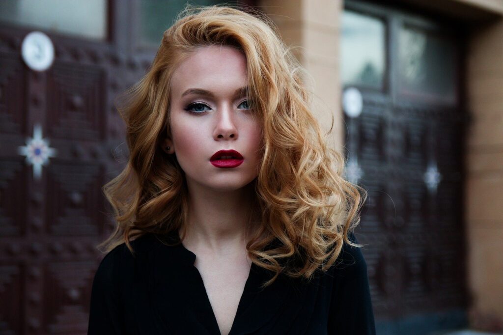 girl, makeup, caucasian-1848454.jpg